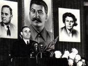 Gh. Gh.-Dej vorbind la marele miting de la Atelierele I.T.B. Floreasca, cu prilejul alegerilor din 3 decembrie 1950. (1 decembrie 1950)