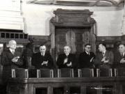 Gh. Gh.-Dej, Petru Groza, Vasile Luca, Chivu Stoica, Lothar Rădăceanu, Miron Constantinescu pe banca ministerială participând la cea de a 9-a sesiune ordinară a M.A.N., unde s-a dezbătut proiectul de lege privind planul cincinal de dezvoltare a economiei naţionale. (1951-1955)(14 decembrie 1950).