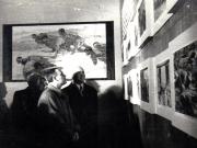 Gh. Gh.-Dej, Petru Groza şi Ana Pauker vizitează expoziţia „China Nouă”, organizată la sala Dalles de Institutul Român pentru Relaţiile Culturale cu Străinătatea. (23 decembrie 1950)