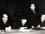 Gh.Gh. Dej, Chivu Stoica, ing. Nicolau şi alte persoane în prezidiu, la lucrările Congresului Uniunii Sindicale C.F.R. care a avut loc în Sala Mare a Clubului de pe stadionul Giuleşti (Bernacki director general CFR).(20 ianuarie 1945)