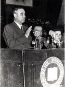 Gh. Gheorghiu-Dej rostindu-şi cuvântarea la primul Congres al învăţătorilor din R.P.R. ţinut în Aula Ateneului R.P.R.(10.04.1952).