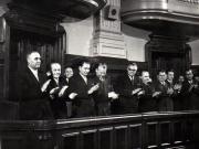 Gh. Gheorghiu-Dej, P. Borilă, D-tru Petrescu, Al. Drăghici, S. Bughici, M. Constantinescu, Chivu Stoica, Gh. Apostol, I. Chişinevschi, ş.a., pe banca ministerială a M.A.N., cu prilejul celei de-a XIII-a sesiuni care a votat Constituţia R.P.R.(22.04.1952).