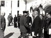 Gh. Gheorghiu-Dej la Petroşani, în mijlocul unui grup de mineri, cu prilejul Consfătuirii pe ţară a muncitorilor mineri din industria carboniferă.(28-29.06.1952).