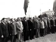Gh. Gheorghiu-Dej, P. Groza, M. Constantinescu, P. Borilă,, Al. Moghioroş, Chivu Stoica, V.V. Kuzneţov, I. Chişinevschi, ş.a., la solemnitatea depunerii unor coroane de flori la Monumentul Eroilor Sovietici din Piaţa Victoriei.(22.08.1952).