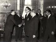 Gh. Gheorghiu-Dej la solemnitatea de la Consiliul de Miniştri, înmânează diplomele, medaliile şi premiile laureaţilor Premiului de Stat al R.P.R. pe anii 1950-1951.(10.12.1952).