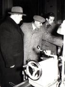 Gh. Gheorghiu-Dej alături de ambasadorul Uniunii Sovietice, A.I. Leontiev, vizitează expoziţia „Economia planificată a R.P.R. în plin progres” din parcul de cultură şi odihnă Herăstrău.(15.12.1952).