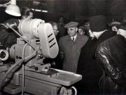 Gh. Gheorghiu-Dej alături de ambasadorul Uniunii Sovietice, A.I. Leontiev, vizitează expoziţia „Economia planificată a R.P.R. în plin progres” din parcul de cultură şi odihnă Herăstrău.(15.12.1952).