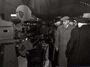 Gh. Gheorghiu-Dej alături de ambasadorul Uniunii Sovietice, A.I. Leontiev, vizitează expoziţia „Economia planificată a R.P.R. în plin progres” din parcul de cultură şi odihnă Herăstrău.  Sunt de faţă: I. Chişinevschi, ş.a.(15.12.1952).