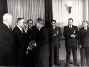 Gh. Gheorghiu-Dej, P. Groza, I. Chişinevschi, Gh. Apostol, Al. Moghioroş, Şt. Voicu (primind decoraţia), Chivu Stoica, P. Borilă, ş.a., la solemnitatea înmânării unor distincţii acordate cu prilejul celei de-a V-a aniversări a Republicii Populare Române (Palatul M.A.N.).(30.12.1952).