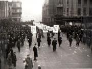 Demonstraţie comunistă în  în 13 februarie1945.