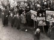 Demonstraţie comunistă în  în 13 februarie1945.