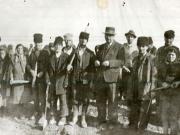Comitetul reformei agrare împarţind pământ ţăranilor din Corabia.(martie 1945)