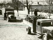 Ajutorul acordat de muncitori ţăranilor.(1945)