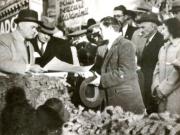 Înmânarea titlurilor de proprietate de către Dr. PETRU GROZA – regiunea Oltenia.(1945)