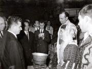 Membrii ai conducerii de partid şi de stat, cu prilejul sărbătoririi Zilei Recoltei (Halele Obor) . (2 X 1966)