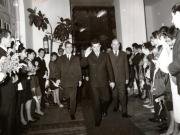 Membrii ai conducerii de partid şi de stat în mijlocul studenţilor, cu ocazia deschiderii noului an de învăţământ superior. (3 X 1966)