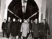 Membri ai conducerii de partid şi de stat la Hidrocentrala de pe Argeş cu prilejul intrării în funcţiune a acesteia . (9 XII 1966)