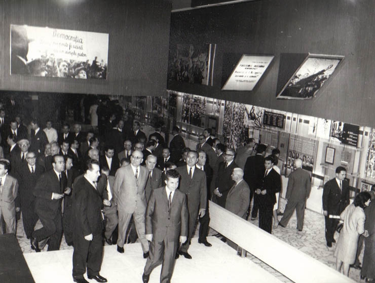 Membri ai conducerii de partid şi de stat la inaugurarea Muzeului de Istorie a Partidului Comunist, a Mişcării Revoluţionare şi Democratice din România