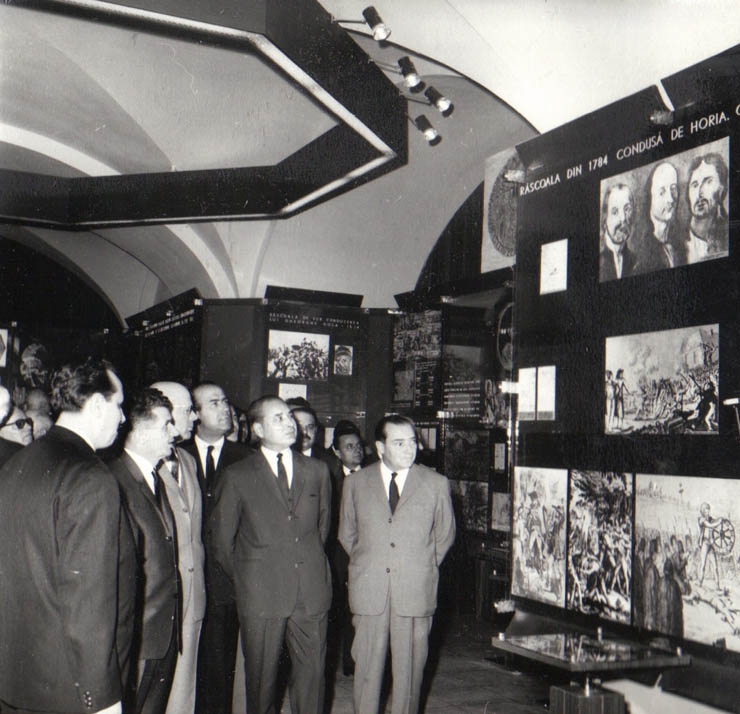 Membri ai conducerii de partid şi de stat la inaugurarea Muzeului de Istorie a Partidului Comunist, a Mişcării Revoluţionare şi Democratice din România