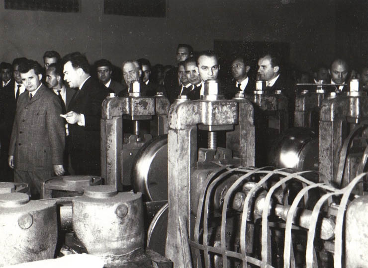 Aspect din timpul vizitei conducătorilor de partid şi de stat în regiunea Iaşi (Uzina Metalurgică Iaşi)