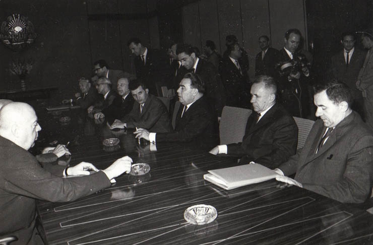 Aspect de la întâlnirea conducătorilor partidelor comuniste şi muncitoreşti şi a şefilor de guverne ale ţărilor membre ale C.A.E.R.