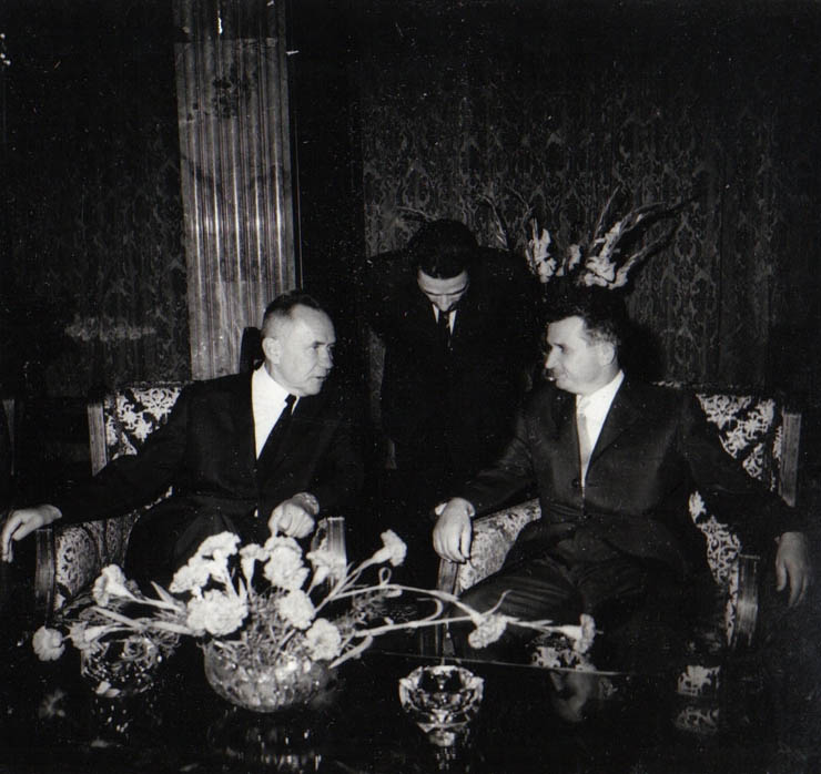 Aspect de la întâlnirea conducătorilor partidelor comuniste şi muncitoreşti şi a şefilor de guverne ale ţărilor membre ale C.A.E.R.