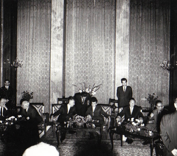 Aspect de la întâlnirea conducătorilor partidelor comuniste şi muncitoreşti şi a şefilor de guverne ale ţărilor membre ale C.A.E.R.