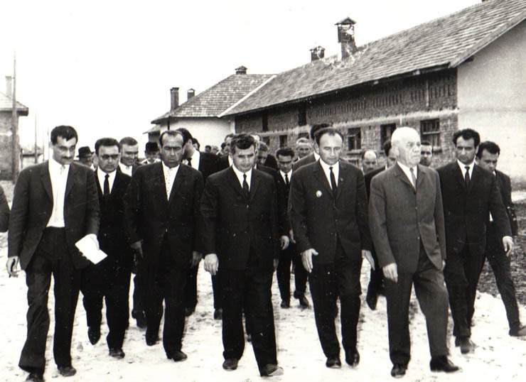 Aspect din timpul vizitei conducătorilor de partid şi de stat în regiunea Mureş Autonomă Maghiară (C.A.P. Sânmartin)