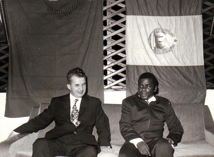 Vizita delegaţiei R.S.R. condusă de preşedintele Nicolae Ceauşescu în Republica Populară Congo. Întrevedere între cei doi preşedinţi.       (18-21  martie 1972).