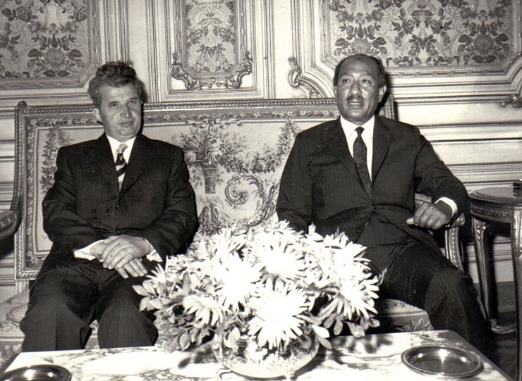 Vizita delegaţiei R.S.R. condusă de preşedintele Nicolae Ceauşescu în Republica Arabă Egipt – la palatul Kubbeh, reşedinţa rezervată înalţilor oaspeţi români.  (2 aprilie 1972).  