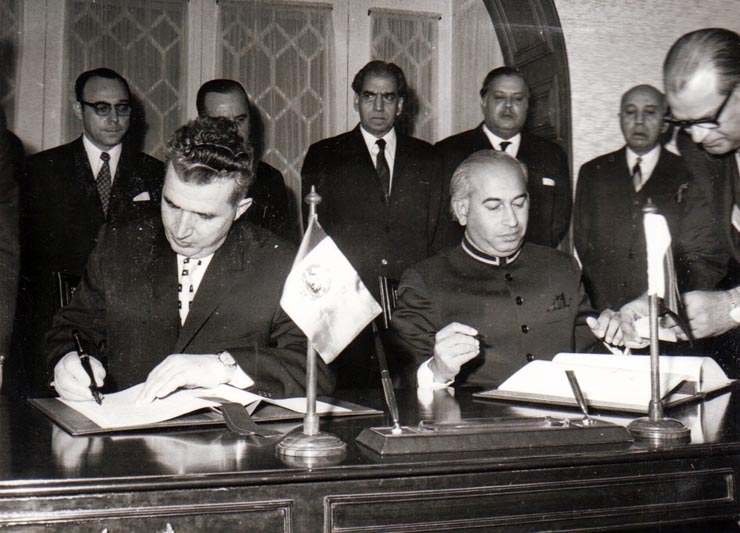 Aspecte din timpul vizitei oficiale de prietenie a preşedintelui Consiliului de Stat al României, Nicolae Ceauşescu împreună cu Elena Ceauşescu în Pakistan.(ianuarie 1973).