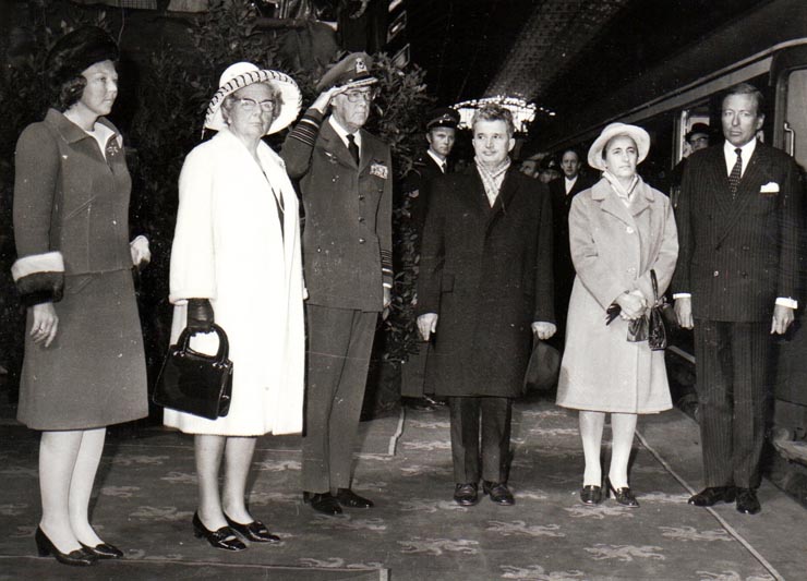 Aspecte de la vizita oficială de prietenie a preşedintelui Consiliului de Stat al României, Nicolae Ceauşescu împreună cu Elena Ceauşescu, în Olanda.(10-13 aprilie 1973).