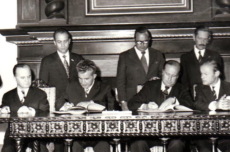 Aspecte din timpul vizitei oficiale de prietenie a preşedintelui Consiliului de Stat al României, Nicolae Ceauşescu în Columbia.     (septembrie 1973).