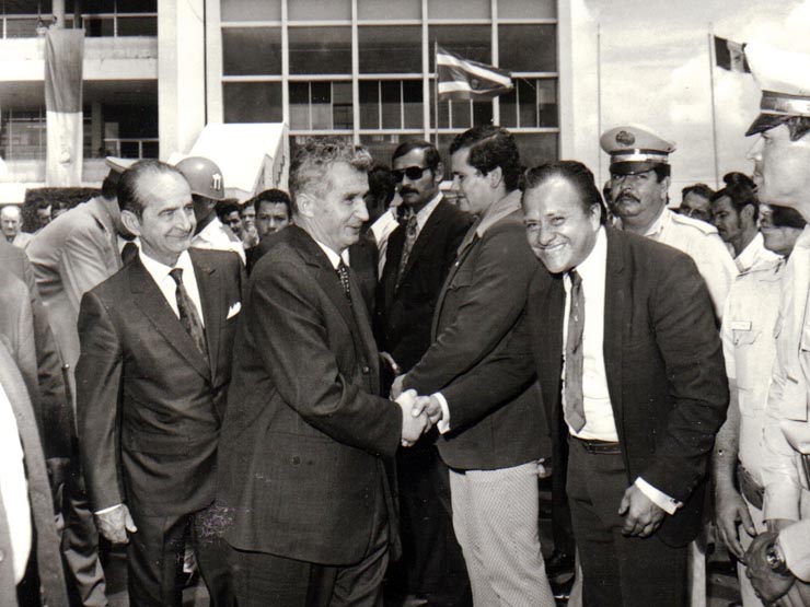 Aspecte din timpul vizitei oficiale de prietenie a preşedintelui Consiliului de Stat al României, Nicolae Ceauşescu şi a Elenei Ceauşescu în Costa Rica.    (septembrie 1973).