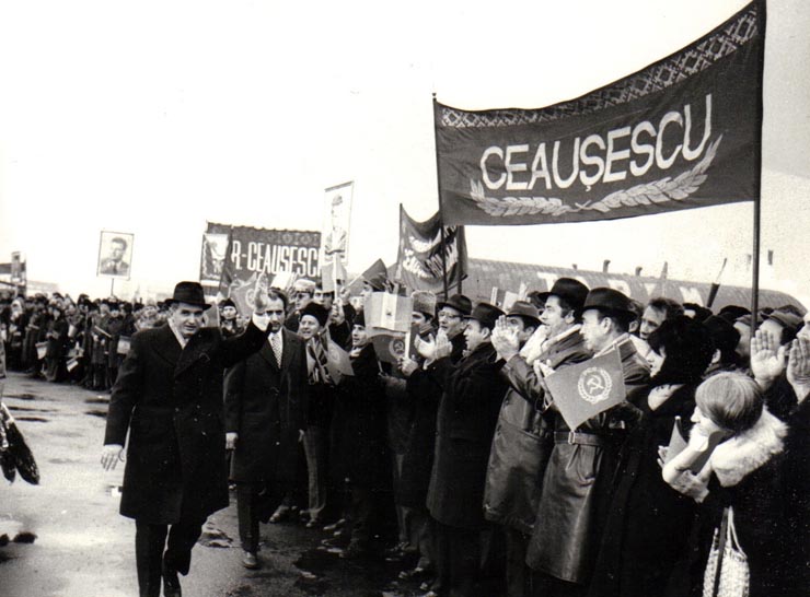 Întoarcerea în patrie a preşedintelui Consiliului de Stat al R.S.R., în urma vizitei oficiale de prietenie întreprinse în Irak.      (21.II.1974).