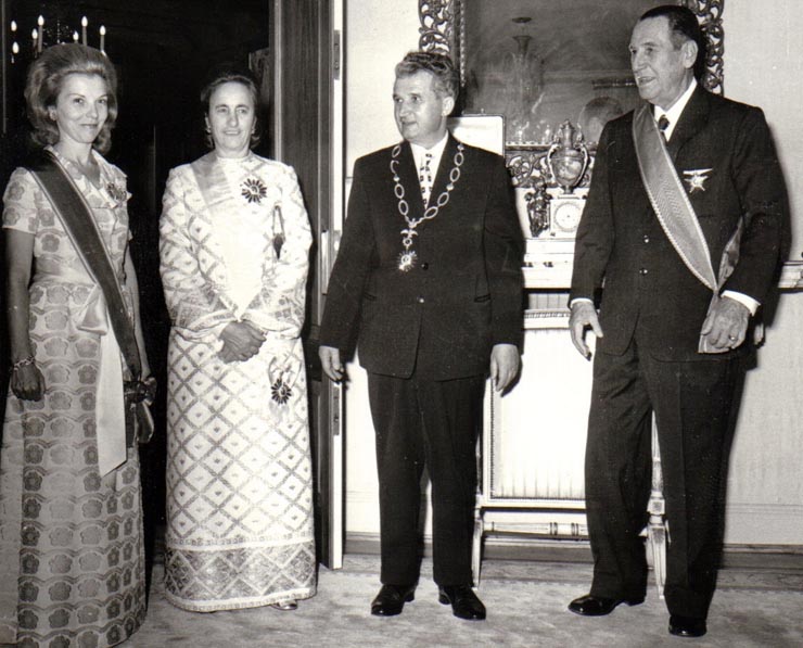 Vizita în Republica Argentina a preşedintelui Consiliului de Stat al R.S.R., Nicolae Ceauşescu. Acordarea unor înalte distincţii.    (6 martie 1974).