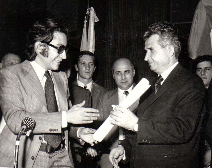Vizita lui Nicolae Ceauşescu în Republica Argentina – solemnitatea acordării titlului de Doctor Honoris Causa preşedintelui R.S.R.      (7 martie 1974).