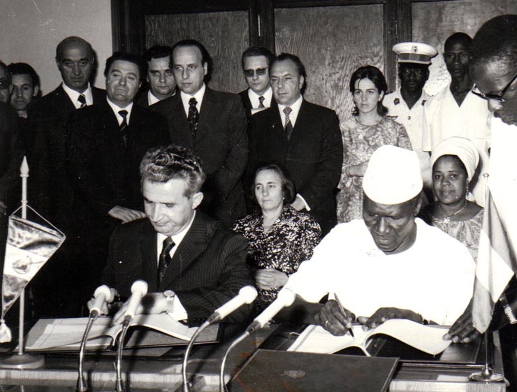 Vizita lui Nicolae Ceauşescu în Guineea. Semnarea Declaraţiei Comune.   (12 martie 1974).