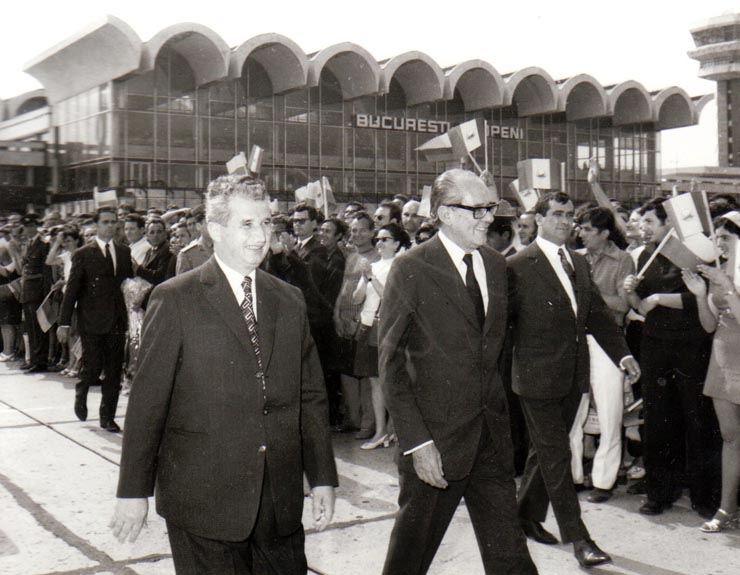 Aspecte de la vizita oficială de prietenie în România a preşedintelui ales al Columbiei, dr. Alfonso Lopez Michelsen.       (19 iunie 1974).