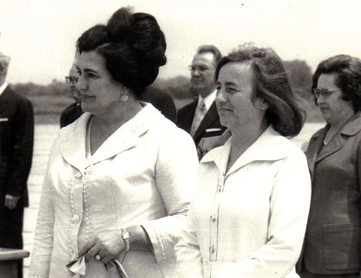 Aspecte din timpul vizitei oficiale de prietenie a preşedintelui R.P.F. Iugoslavia, Tito şi a soţiei sale, Iovanca Broz, în R.S.România.      (8-10 iulie 1974).