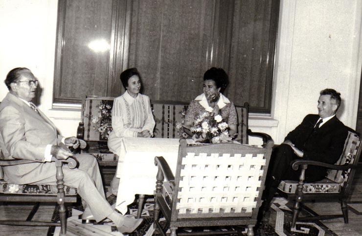 Aspecte din timpul vizitei oficiale de prietenie a preşedintelui R.P.F. Iugoslavia, Tito şi a soţiei sale, Iovanca Broz, în R.S.România.      (8-10 iulie 1974).