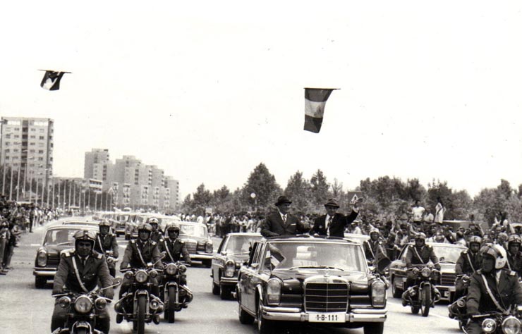 Aspecte din timpul vizitei oficiale de prietenie a preşedintelui R.P.F. Iugoslavia, Tito şi a soţiei sale, Iovanca Broz, în R.S.România.      (8-10 iulie 1974).