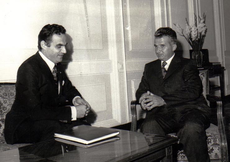 Primirea la Nicolae Ceauşescu a prof. univ. Giancarlo Elia Valori, autorul volumului „Ceauşescu”, apărut la Editura Bulzoni – Italia.      (25 iulie 1974).