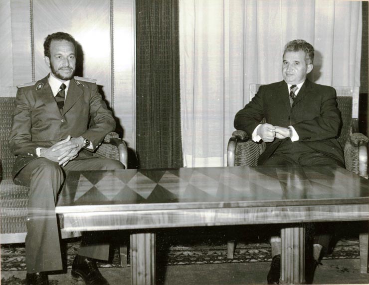 Nicolae Ceauşescu la primirea delegaţiei militare a R.P. Angola, condusă de comandantul Henrique Teles Carreira.(24.X.1977)