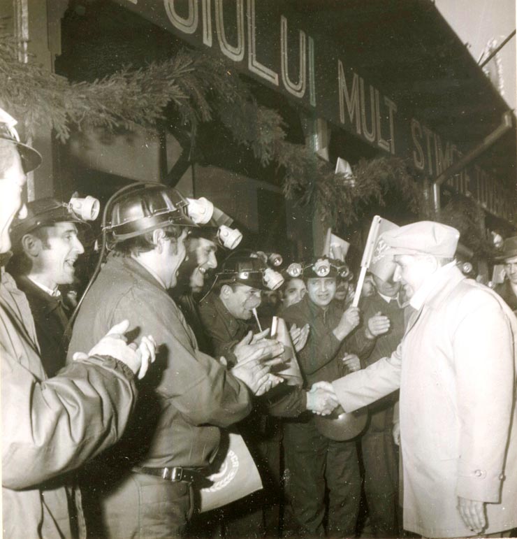 Vizita de lucru a lui Nicolae Ceauşescu în judeţul Hunedoara. La Petroşani.(9-10.XI.1977)