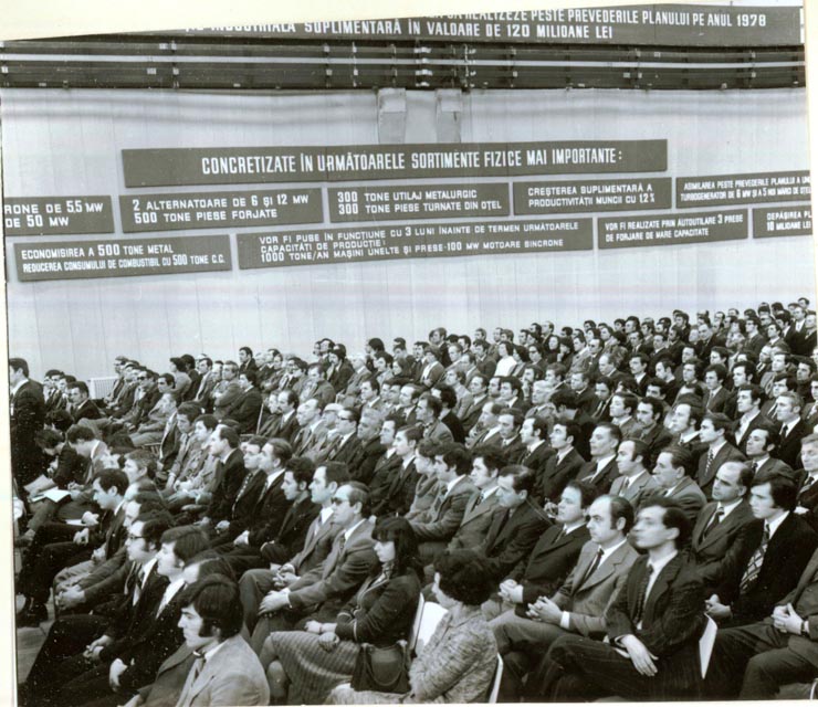 Aspect de la Adunarea Generală a Oamenilor Muncii de la Întreprinderea de Maşini Grele din Bucureşti, la care a participat şi secretarul general al partidului, Nicolae Ceauşescu.(16.II.1978)