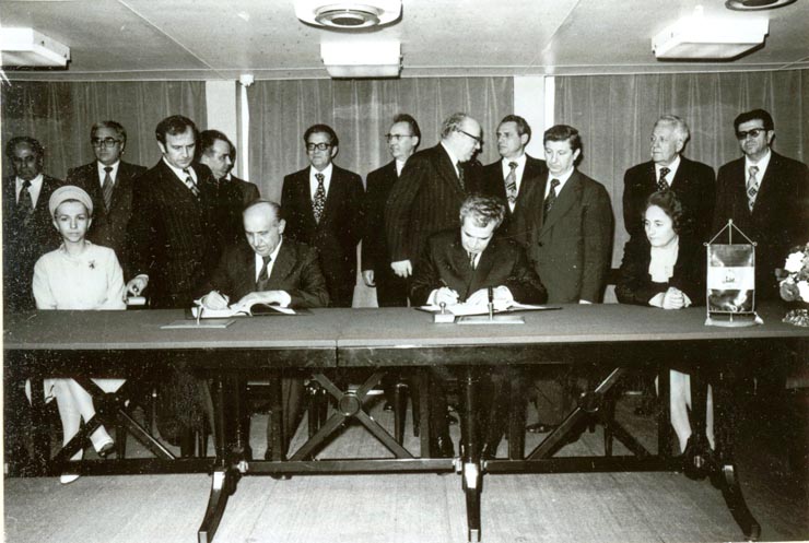 Aspect de la semnarea de către Nicolae Ceauşescu şi Todor Jivkov a Convenţiei româno-bulgare privind colaborarea în construcţia complexului de olefine şi cooperarea în producţie.(5.IV.1978)