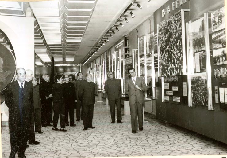 La invitaţia Institutului român pentru relaţiile culturale cu străinătatea şi a asociaţiei de prietenie româno-chineză, o delegaţie a Asociaţiei de prietenie a poporului chinez cu străinătatea şi a Asociaţiei China-România, condusă de Wang Pin-nan, preşedintele asociaţiei, a făcut o vizită în ţara noastră. La Muzeul de Istorie al P.C.R. (7.IV.)(6-16.IV.1978)