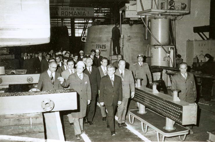 Vizita de lucru a lui Nicolae Ceauşescu, a altor conducători de partid şi de stat, în mari unităţi industriale din Capitală. La Întreprinderea de Utilaj Chimic „Griviţa Roşie”.(5.V.1978)