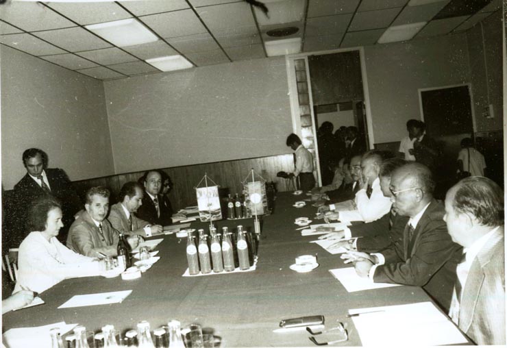 Nicolae Ceauşescu, împreună cu Elena Ceauşescu, a făcut o vizită oficială în R.D.P. Laos, la invitaţia C.C. al Partidului Popular Revoluţionar Laoţian şi a Guvernului. Sunt însoţiţi de Cornel Burtică, Dumitru Popescu, Ştefan Andrei şi alţii. În timpul convorbirilor oficiale.(26-28.V.1978)